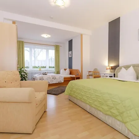 Fewo Pauline Ost Mit Terrasse Apartment Kuehlungsborn